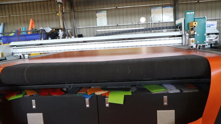 Machine de d&eacute;coupe CNC
